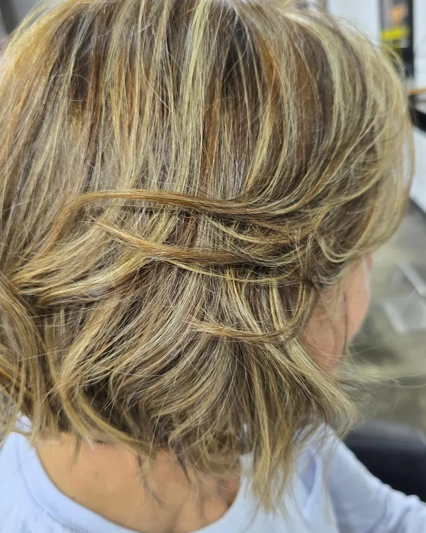 Bob en capas con balayage rubio
